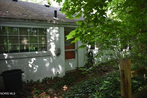 Tiny photo for 2106 Grecourt Drive, Toledo, OH 43615 (MLS # 10010226)