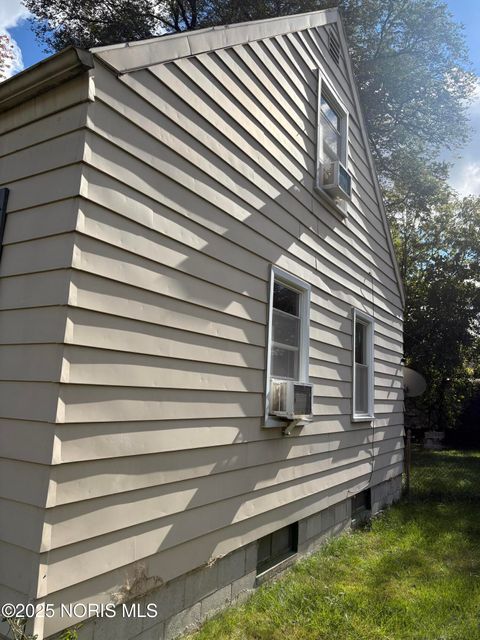 Tiny photo for 1741 Barrows Street, Toledo, OH 43613 (MLS # 10000425)