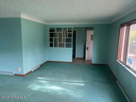 Tiny photo for 2819 Randall Drive, Oregon, OH 43616 (MLS # 10001038)