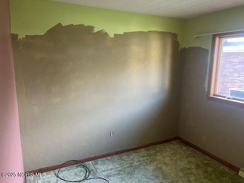 Tiny photo for 2819 Randall Drive, Oregon, OH 43616 (MLS # 10001038)