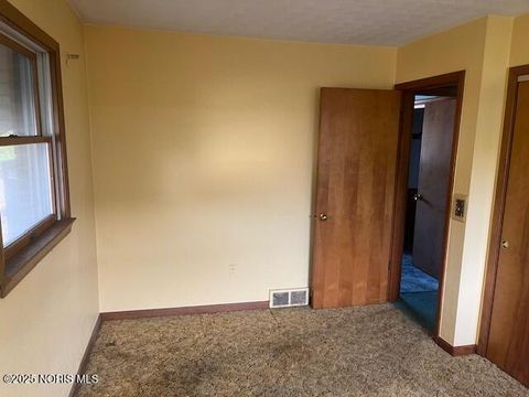 Tiny photo for 2819 Randall Drive, Oregon, OH 43616 (MLS # 10001038)