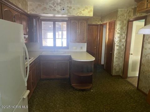 Tiny photo for 2819 Randall Drive, Oregon, OH 43616 (MLS # 10001038)