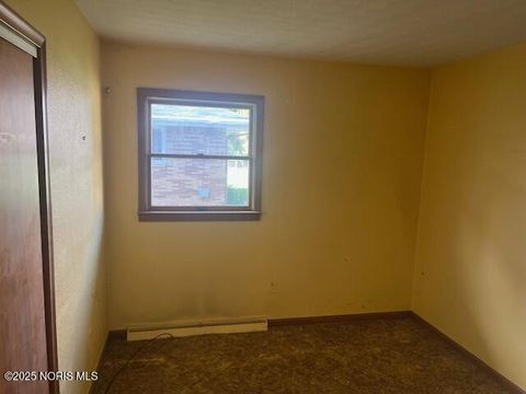 Tiny photo for 2819 Randall Drive, Oregon, OH 43616 (MLS # 10001038)