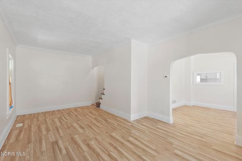 Tiny photo for 1211 Woodstock Avenue, Toledo, OH 43607 (MLS # 10005447)