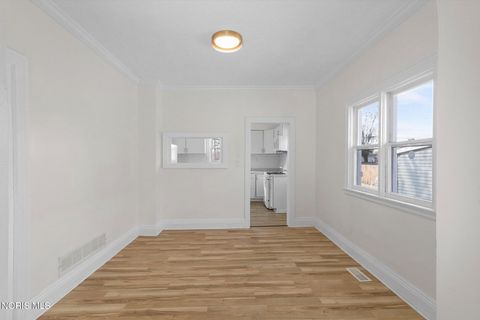 Tiny photo for 1211 Woodstock Avenue, Toledo, OH 43607 (MLS # 10005447)