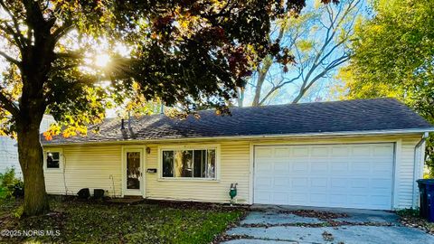 Photo of 5839 Harvest Lane, Toledo, OH 43623 (MLS # 10000728) Photo of 5839 Harvest Lane, Toledo, OH 43623 (MLS # 10000728)