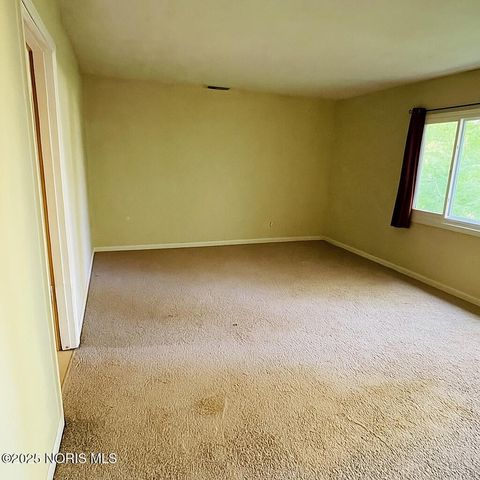 Tiny photo for 5839 Harvest Lane, Toledo, OH 43623 (MLS # 10000728)