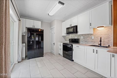 Tiny photo for 207 Rhodes Avenue, North Baltimore, OH 45872 (MLS # 10010309)