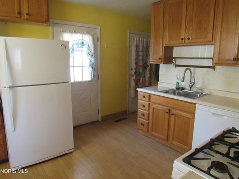 Tiny photo for 121 Derbyshire Road, Toledo, OH 43615 (MLS # 10005828)