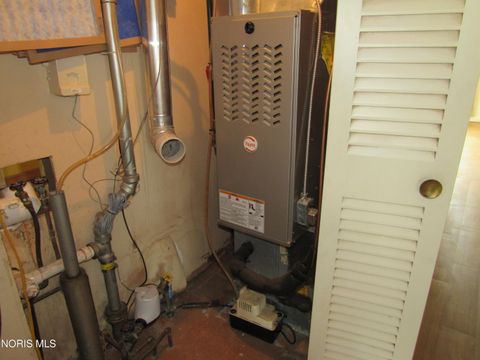 Tiny photo for 121 Derbyshire Road, Toledo, OH 43615 (MLS # 10005828)