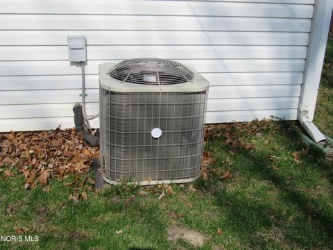 Tiny photo for 121 Derbyshire Road, Toledo, OH 43615 (MLS # 10005828)