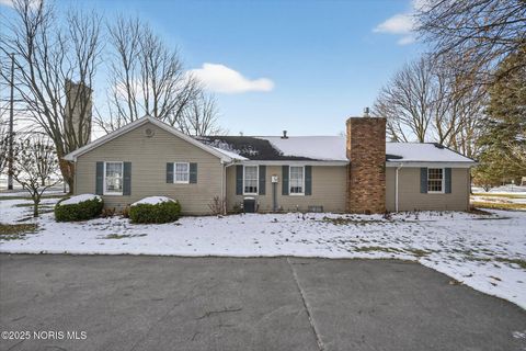 Tiny photo for 702 Fairway Lane, Wauseon, OH 43567 (MLS # 10002465)