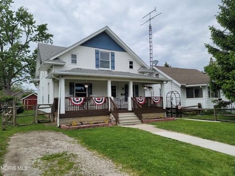 Tiny photo for 211 E Perry Street, Walbridge, OH 43465 (MLS # 10007891)