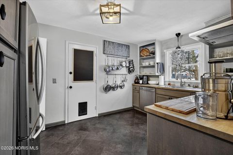 Tiny photo for 126 Edgerton Drive, Waterville, OH 43566 (MLS # 10003781)