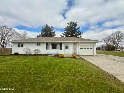 Photo of 800 Walnut Street, Archbold, OH 43502 (MLS # 10005620)