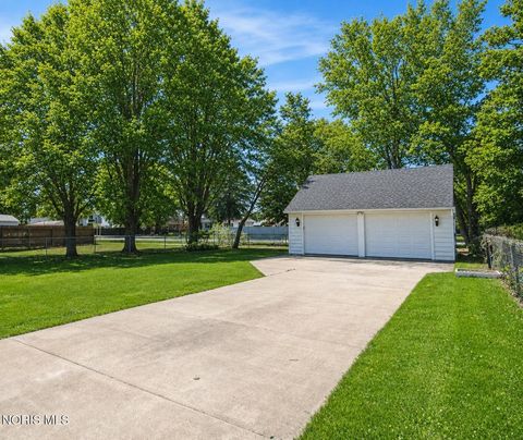 Tiny photo for 906 7th Street, Maumee, OH 43537 (MLS # 10008330)