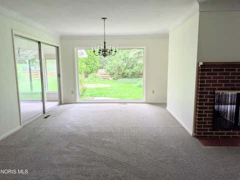 Tiny photo for 814 N Grove Street, Bowling Green, OH 43402 (MLS # 10008844)