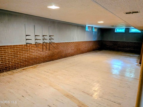 Tiny photo for 814 N Grove Street, Bowling Green, OH 43402 (MLS # 10008844)