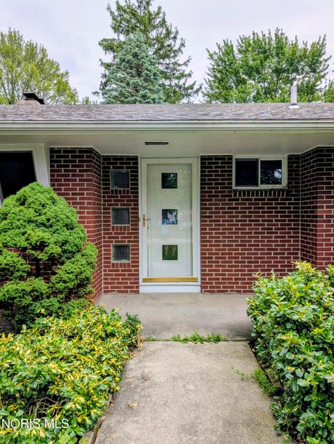 Tiny photo for 814 N Grove Street, Bowling Green, OH 43402 (MLS # 10008844)