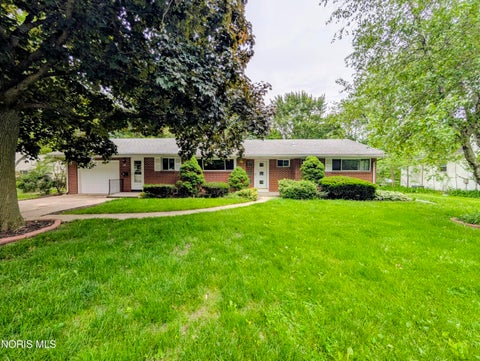 Tiny photo for 814 N Grove Street, Bowling Green, OH 43402 (MLS # 10008844)