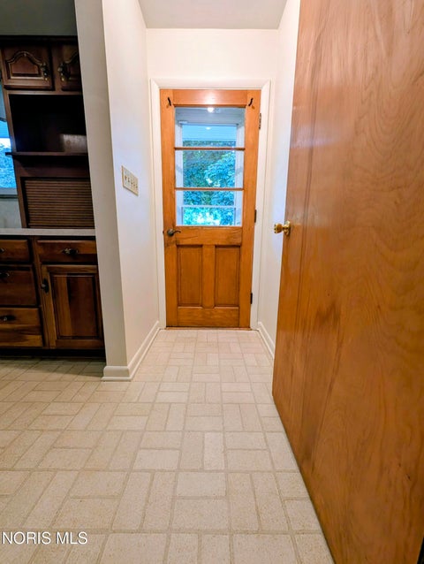 Tiny photo for 814 N Grove Street, Bowling Green, OH 43402 (MLS # 10008844)