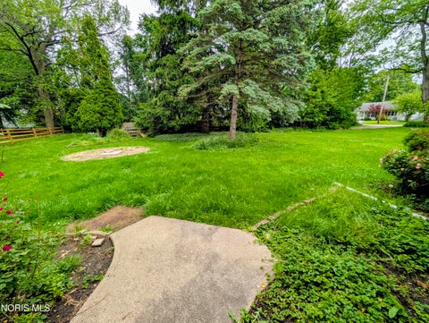 Tiny photo for 814 N Grove Street, Bowling Green, OH 43402 (MLS # 10008844)