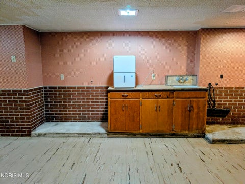 Tiny photo for 814 N Grove Street, Bowling Green, OH 43402 (MLS # 10008844)