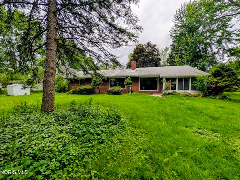 Tiny photo for 814 N Grove Street, Bowling Green, OH 43402 (MLS # 10008844)