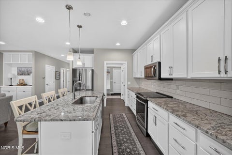 Tiny photo for 902 Pine Valley Drive, Bowling Green, OH 43402 (MLS # 10013497)