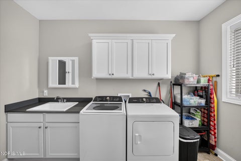Tiny photo for 902 Pine Valley Drive, Bowling Green, OH 43402 (MLS # 10013497)