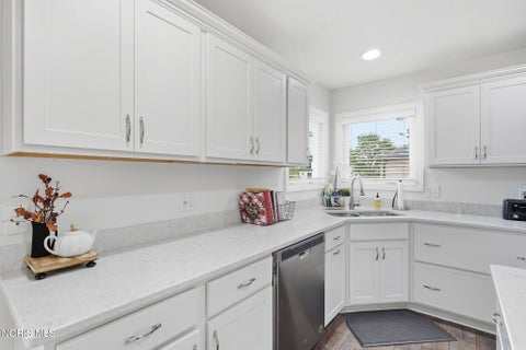 Tiny photo for 1180 Kennsington Drive, Findlay, OH 45840 (MLS # 10014009)