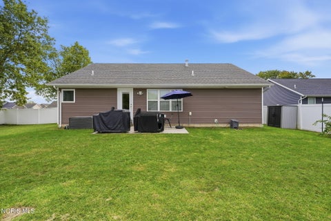 Tiny photo for 1180 Kennsington Drive, Findlay, OH 45840 (MLS # 10014009)