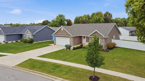 Tiny photo for 1180 Kennsington Drive, Findlay, OH 45840 (MLS # 10014009)