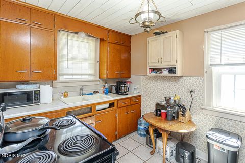 Tiny photo for 516 S Union Street, Fostoria, OH 44830 (MLS # 10007775)