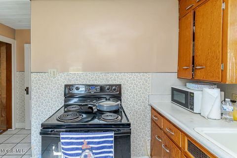 Tiny photo for 516 S Union Street, Fostoria, OH 44830 (MLS # 10007775)