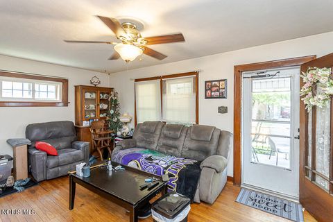 Tiny photo for 516 S Union Street, Fostoria, OH 44830 (MLS # 10007775)
