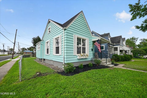 Tiny photo for 901 Toronto Avenue, Toledo, OH 43609 (MLS # 10013587)