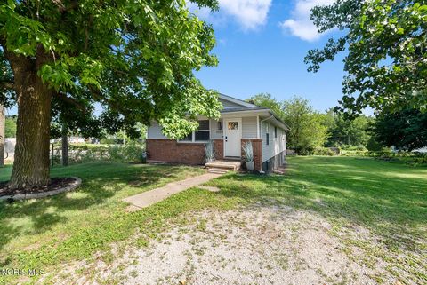 Tiny photo for 5150 Yorkshire Drive, Toledo, OH 43615 (MLS # 10010875)