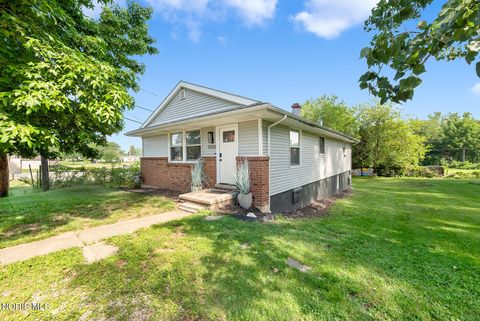 Tiny photo for 5150 Yorkshire Drive, Toledo, OH 43615 (MLS # 10010875)