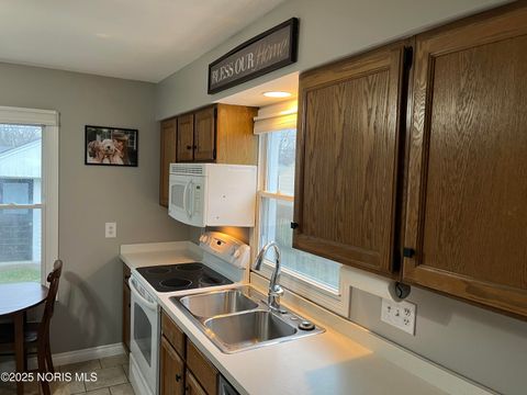 Tiny photo for 5238 Sheila Drive, Toledo, OH 43613 (MLS # 10001847)