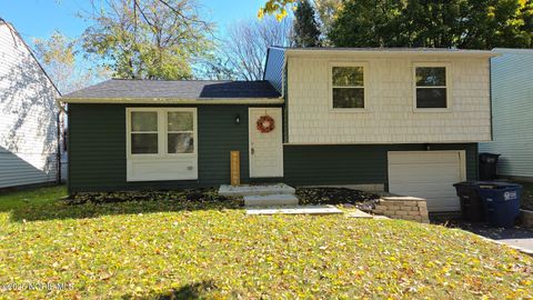 Photo of 433 La Jolla Drive, Toledo, OH 43615 (MLS # 10000681) Photo of 433 La Jolla Drive, Toledo, OH 43615 (MLS # 10000681)