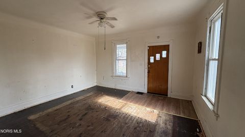 Tiny photo for 2023 Woodford Street, Toledo, OH 43605 (MLS # 10005394)