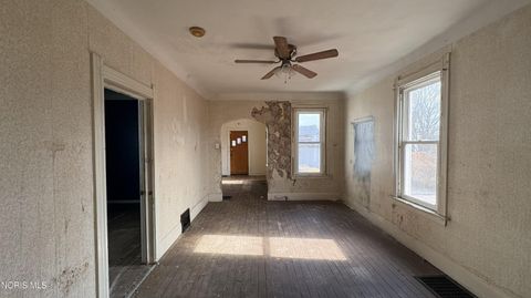 Tiny photo for 2023 Woodford Street, Toledo, OH 43605 (MLS # 10005394)