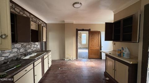 Tiny photo for 2023 Woodford Street, Toledo, OH 43605 (MLS # 10005394)