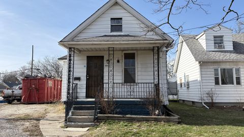 Photo of 2023 Woodford Street, Toledo, OH 43605 (MLS # 10005394)