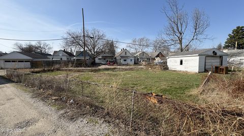 Tiny photo for 2023 Woodford Street, Toledo, OH 43605 (MLS # 10005394)