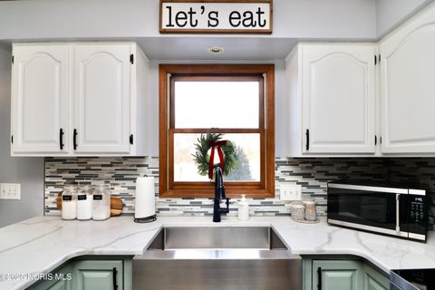 Tiny photo for 7070 Country Creek Road, Maumee, OH 43537 (MLS # 10002398)