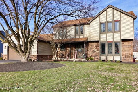 Photo of 7070 Country Creek Road, Maumee, OH 43537 (MLS # 10002398)