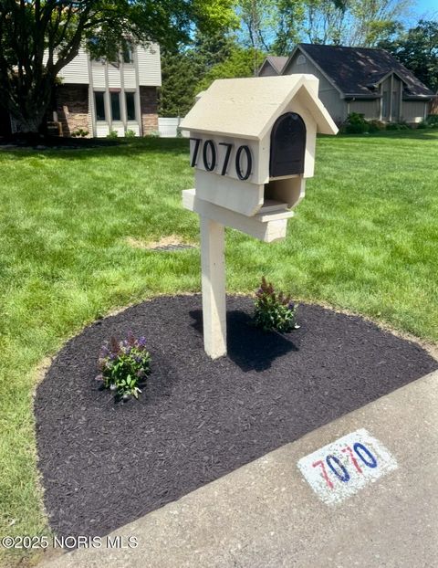 Tiny photo for 7070 Country Creek Road, Maumee, OH 43537 (MLS # 10002398)