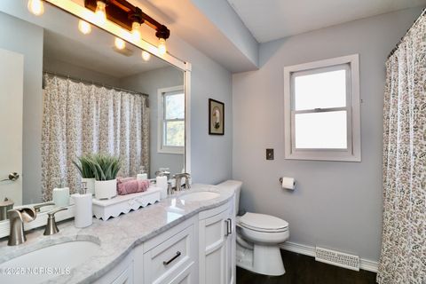 Tiny photo for 7070 Country Creek Road, Maumee, OH 43537 (MLS # 10002398)